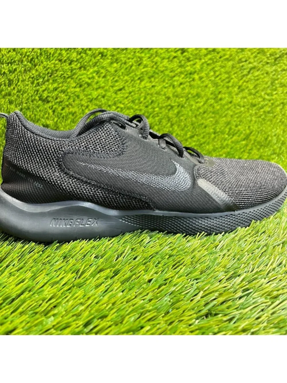 Nike Flex Experience Run 10 Mens Size 9.5W Black Athletic Running Shoes Sneakers